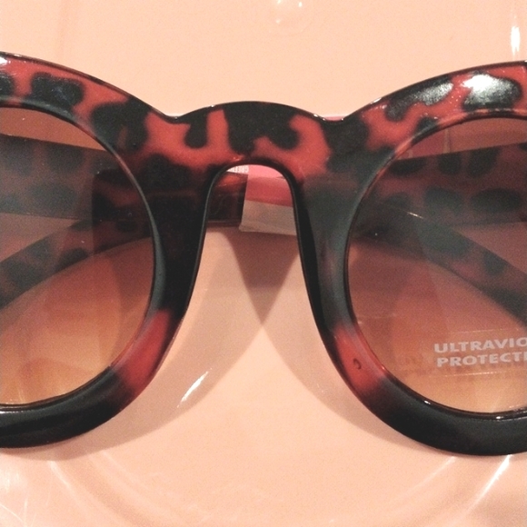 ROUND Cat Eye Leopard Print Frames Oversized Brown Sunglasses - Picture 8 of 16